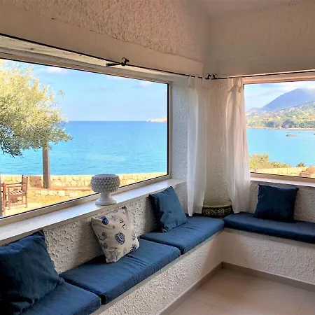 Smeraldo Private Access To The Sea And Pool