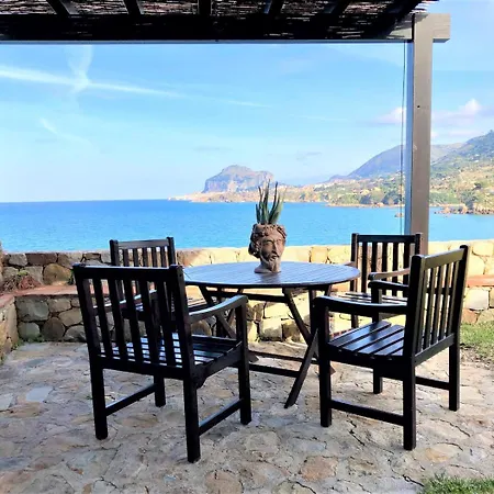 Smeraldo Private Access To The Sea And Pool