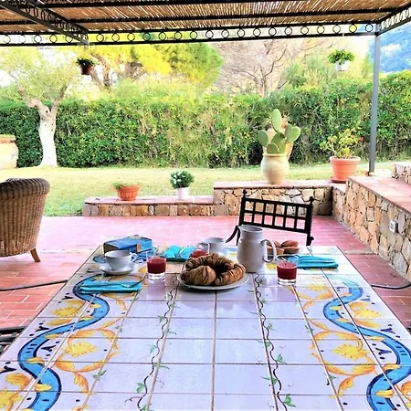 Villa Smeraldo Private Access To The Sea And Pool Cefalù