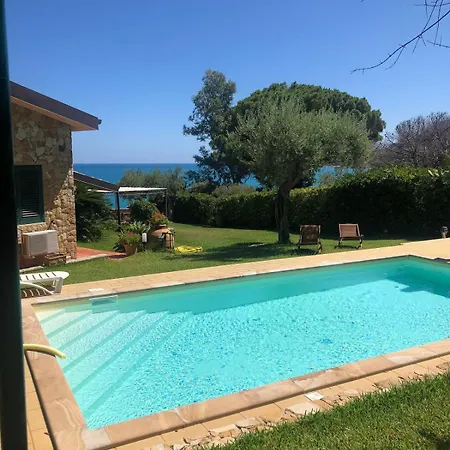Smeraldo Private Access To The Sea And Pool